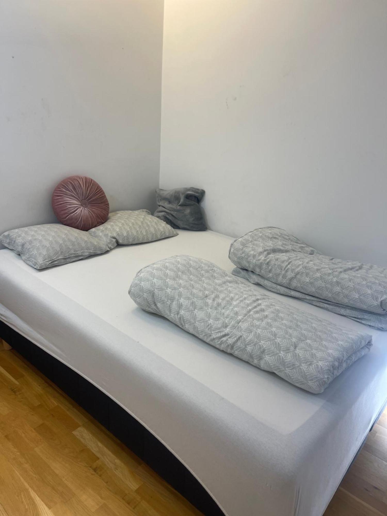 Book A In The Heart Of Pensión