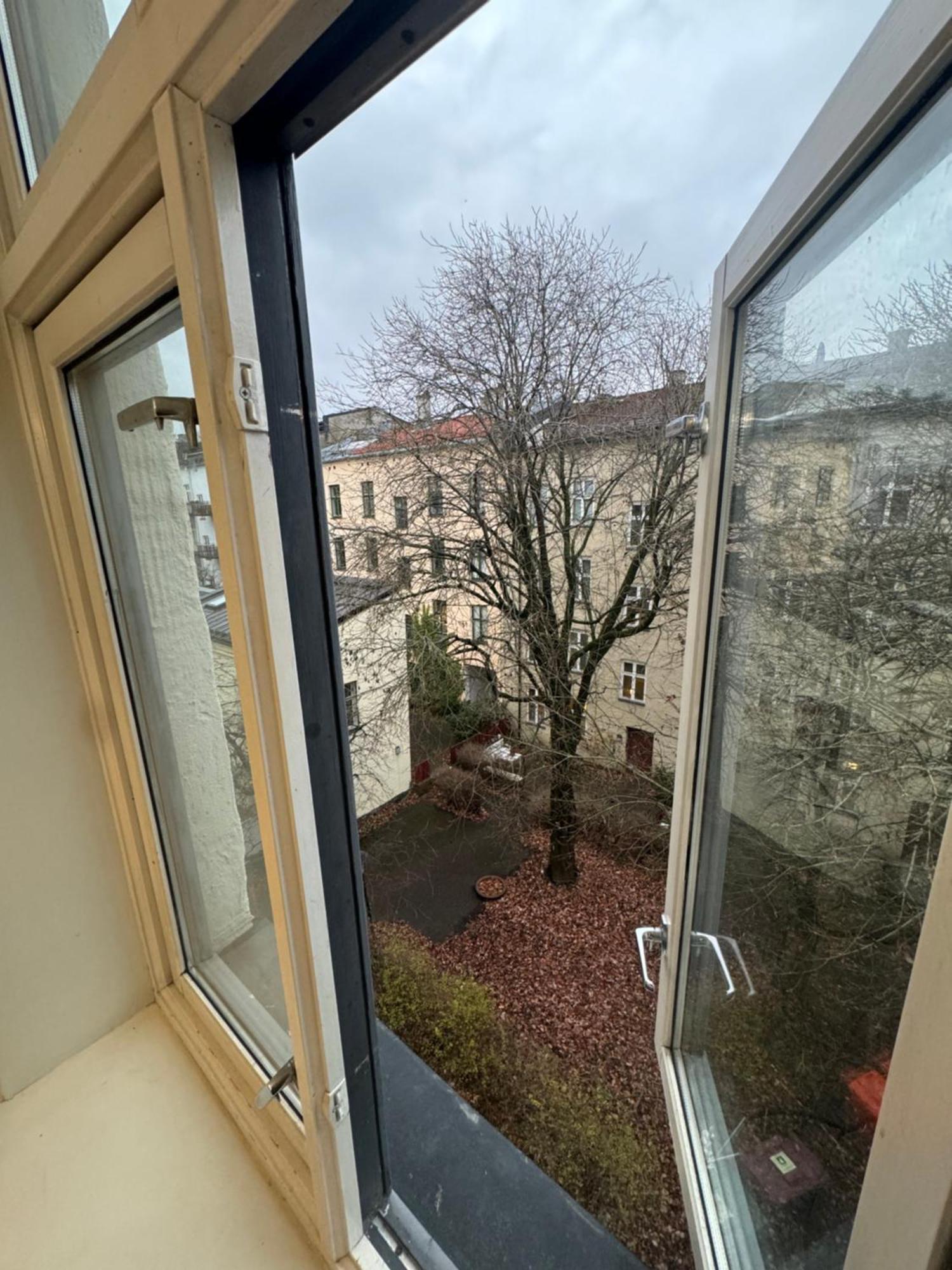 Guest house Book A In The Heart Of *