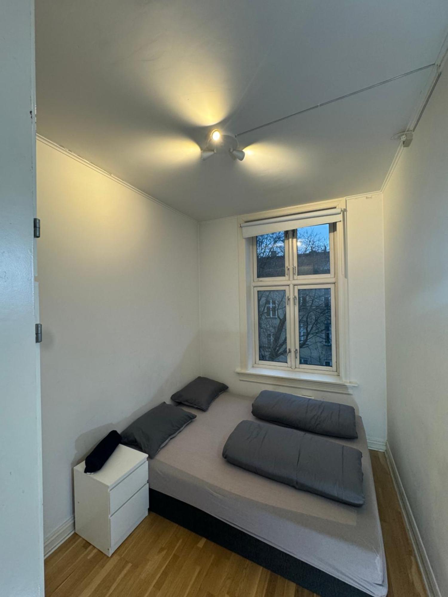 Guest house Book A In The Heart Of